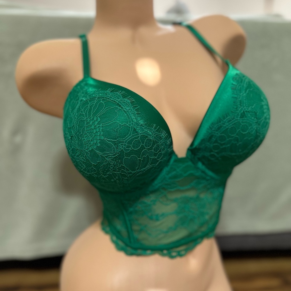 36C,D Victoria’s Secret bombshell longline bra